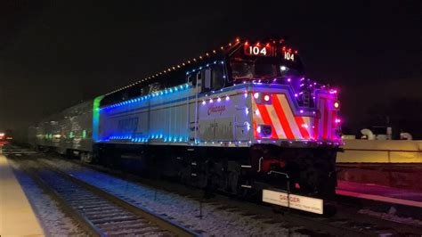 Metra 104 Pushes Metra Christmas Train Through Mayfair YouTube