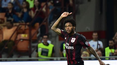 Demi Berhemat AC Milan Lepas Luiz Adriano Ke Spartak Moscow Bola