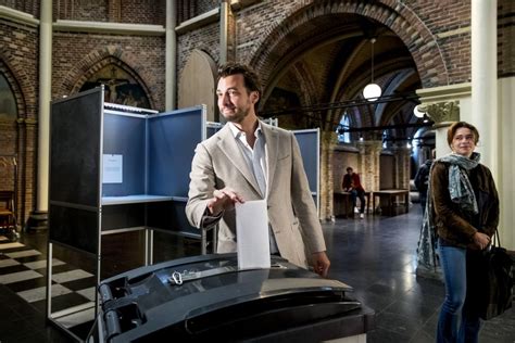 EU Vote: Thierry Baudet of FvD Is New Face of Dutch Nationalism - Bloomberg