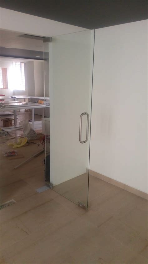 Ozone Swing Frame Less Toughened Glass Door Rs 725 Square Feet Global Glass Technologies Id