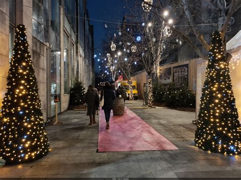 Man Ges Patinoire March De No L Et Illuminations Pour Bel Hiver