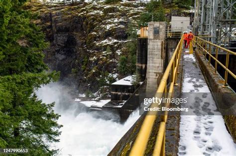 160 Hydroelectric Dams On The Columbia River Stock Photos, High-Res ...