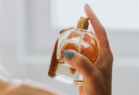 Los 15 Perfumes Frescos Para Mujer Ideales Para Verano Belleza