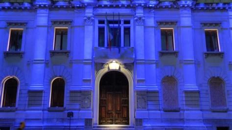 Reggio Calabria Palazzo San Giorgio Si Colora Di Viola Per