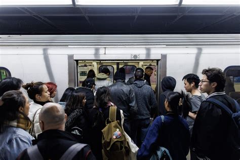 Toronto transit fares to be frozen as subway, streetcar frequency