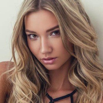 Alexa Collins Babe Page Watch This Centerfold On FreeOnes