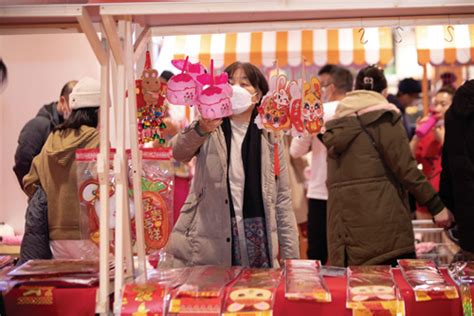 逛大“集” 买年货 消费日报网