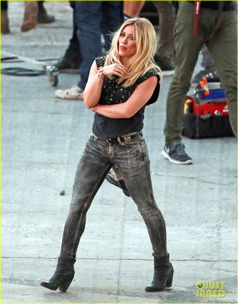 Hilary Duff Contacts The FBI Over Fake Nude Photos Photo 3190674 Hilary Duff Mike Comrie