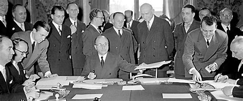 1951 les débuts de la CECA à Paris l année du pain maudit à Pont