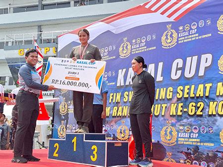 Lomba Renang Selat Madura Kasal Cup Warnai Rangkaian HUT Ke 62 Kopaska