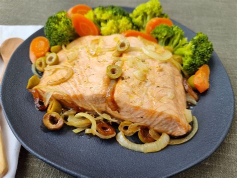 Salmão no forno superfácil e saboroso