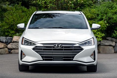 Hyundai Elantra Facelift Variants Features And More Explained Autocar India