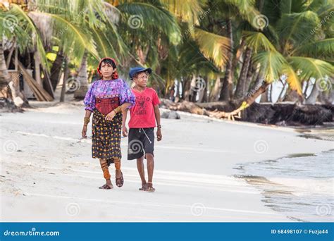 San Blas Islands Woman Editorial Photography Image Of Clothing 68498107