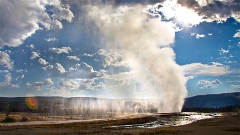 18 fascinating facts about Yellowstone National Park | Advnture