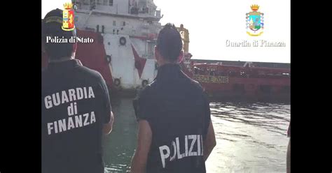 Migranti Scafisti Fermati A Catania Video