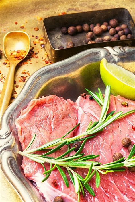 Background Daging Sapi Mentah Steak Daging Sapi Mentah Dengan Rosemary