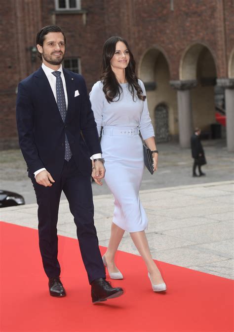 Do A Letizia Le Copia El Look A Mary De Dinamarca Con La Perfecta Falda