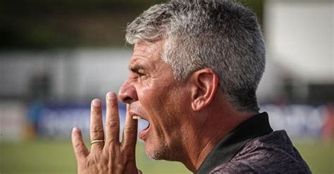 Técnico do sub 17 do Botafogo recebe proposta para assumir time