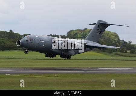 A Un Boeing C Globemaster Iii Operado Por La Real Fuerza