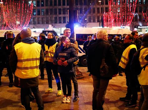 Timide Mobilisation Des Gilets Jaunes Pour Leur Acte Vii Swi