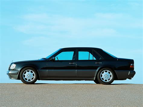 Mercedes Benz W124 The Complete Story 6