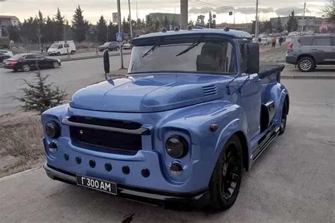 В Грузии завершили проект Сustom Zil 130 Pick Up с салоном от