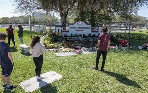 Parkland Shooting Survivors Recall Scenes Of Chaos And Blood Archyworldys