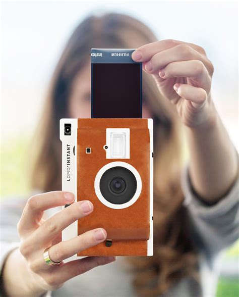 Lomography Lomo Instant Camera Creates Instant Nostalgia