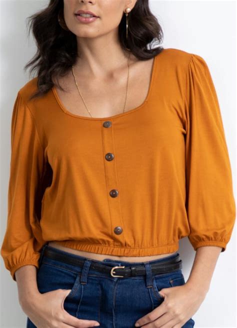 Blusa Caramelo Com Decote Quadrado E Botões Quintess