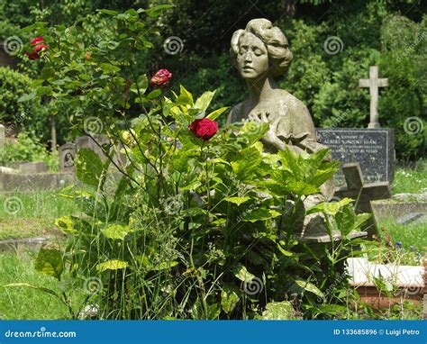 A Grave In London Highgate Cemetery Editorial Photo Image Of