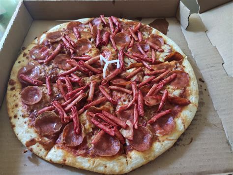 Takis pizza , its delicious btw : r/shittyfoodporn