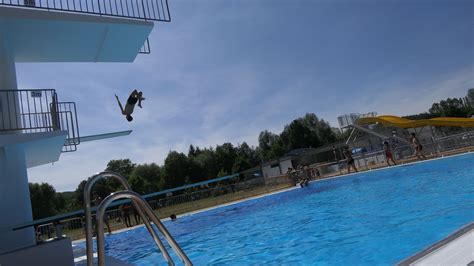 Besançon la réouverture de la piscine de Chalezeule un secours face