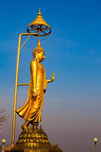 Premium Photo Statue Of Temple Against Blue Sky