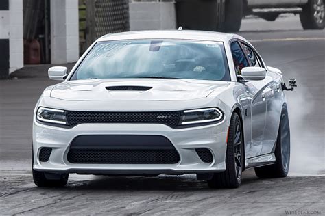 Stock 2015 Dodge Charger Hellcat SRT 1/4 mile trap speeds 0-60 ...