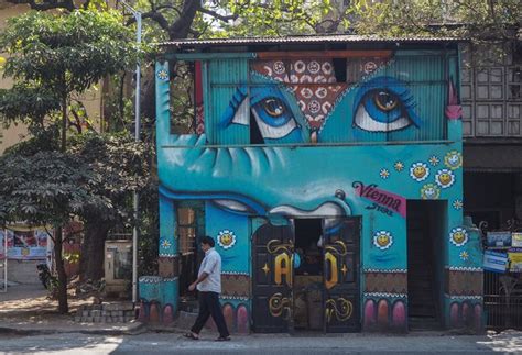 Heritage houses and street art in Mumbai's Bandra suburb. | Mumbai city ...