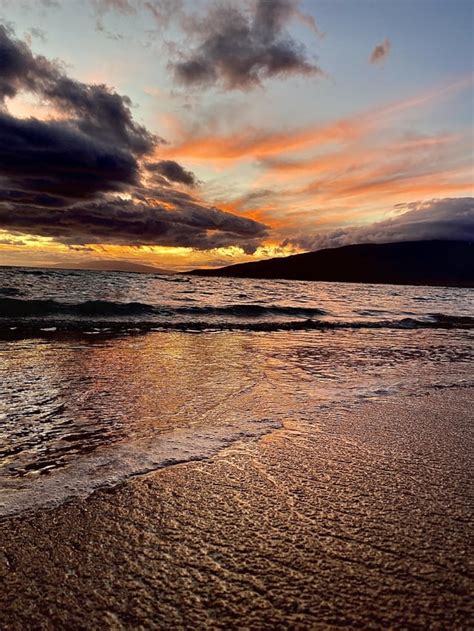 Maui sunset at Maui Sunset. : r/maui