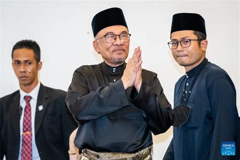 Anwar Ibrahim Sworn In As Malaysia S New Pm Xinhua