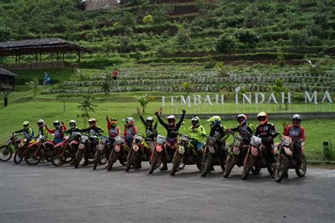 Honda Community Komunitas CRF Malang HCBR Lintasi Gunung Kawi