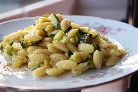 Gnocchetti Sardi Con Zucchine E Crema Di Stracchino Al Curry