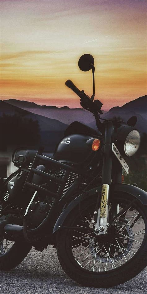 Royal Enfield Bike HD Wallpaper