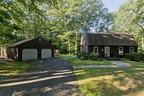 219 Vining Hill Rd Southwick Ma 01077 Mls 73218008 Zillow