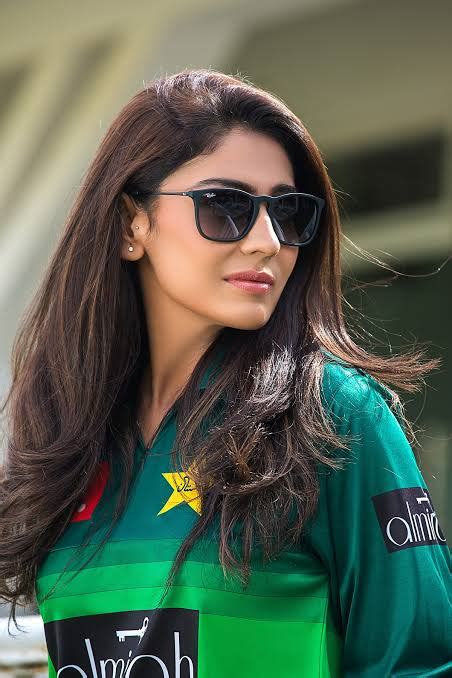 Top 10 Most Beautiful Women Cricketer 2021