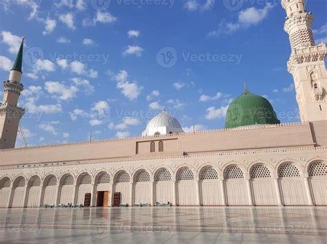 Hermosa Vista Diurna De La Mezquita Del Profeta Masjid Al Nabawi