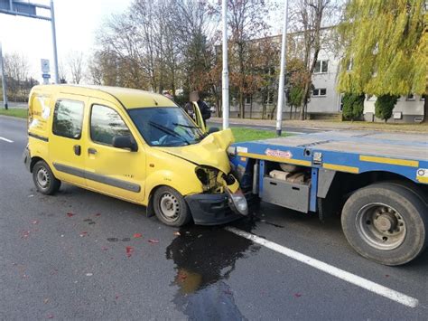 Wypadek w Koszalinie Zderzyły się trzy auta zdjęcia Głos Koszaliński