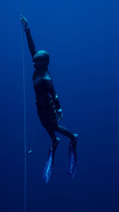 Buceadores de Freediving se sumergirán en las aguas de Costa Rica para