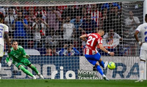 El Atlético gana 1 0 al Real Madrid y se afianza como cuarto Hoy en