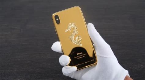 售价十几万的24k黄金iphone X开箱，厉害了财经头条