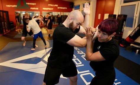 Effektive Selbstverteidigung Krav Maga K Mpfen Wie Israelische