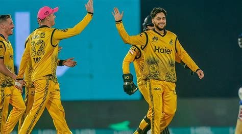 In Psl 9 Thriller Peshawar Zalmi Overcome Table Toppers Multan Sultans Again