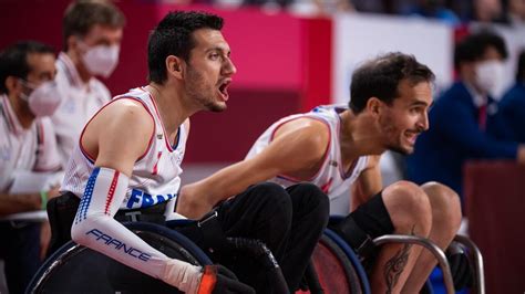 Jeux Paralympiques Spectacle Garanti Au Rugby Fauteuil